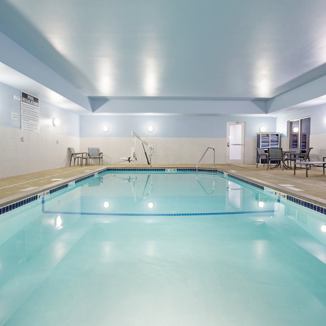 Holiday Inn Express & Suites Lincoln I - 80 by IHG 2